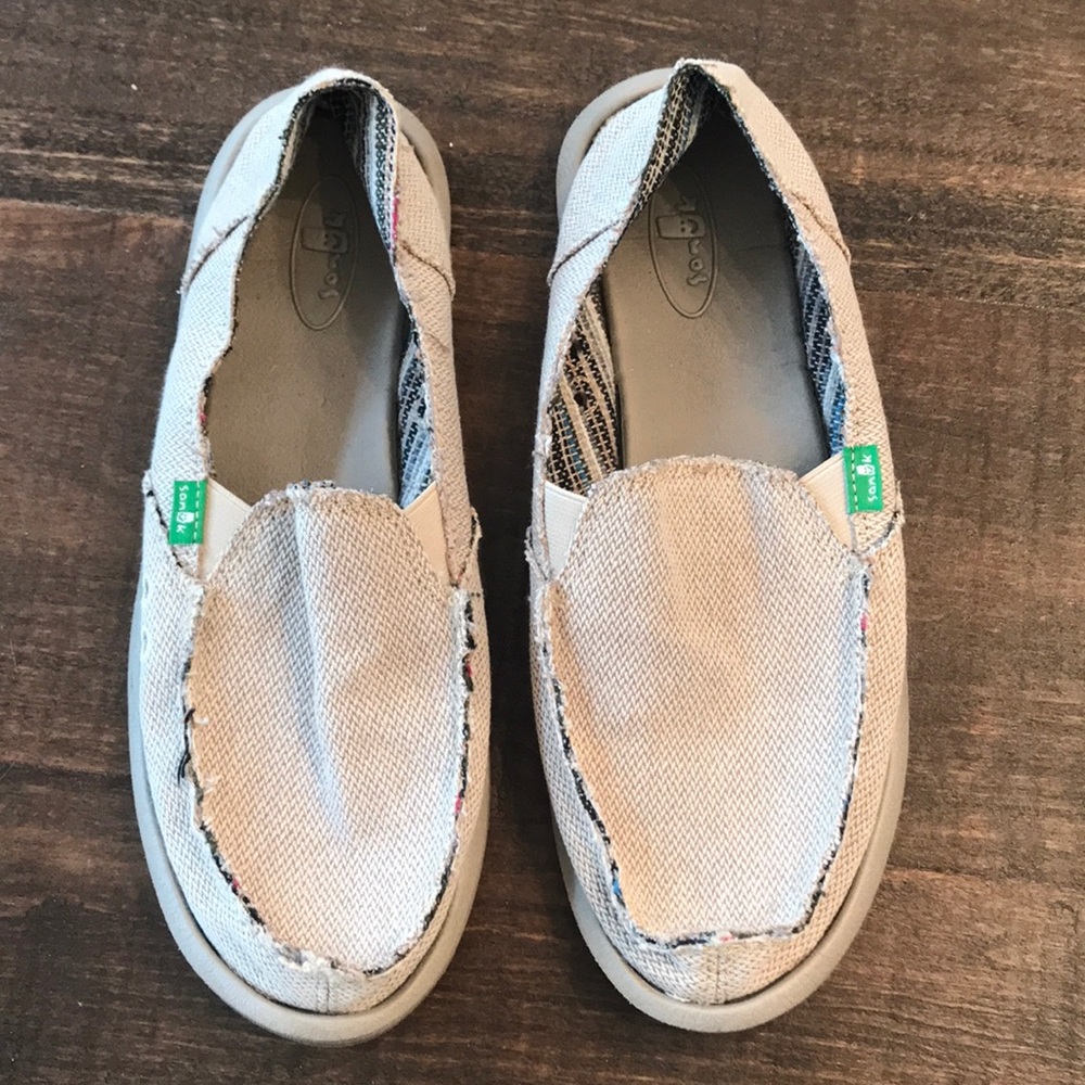 Sanuk shoes
